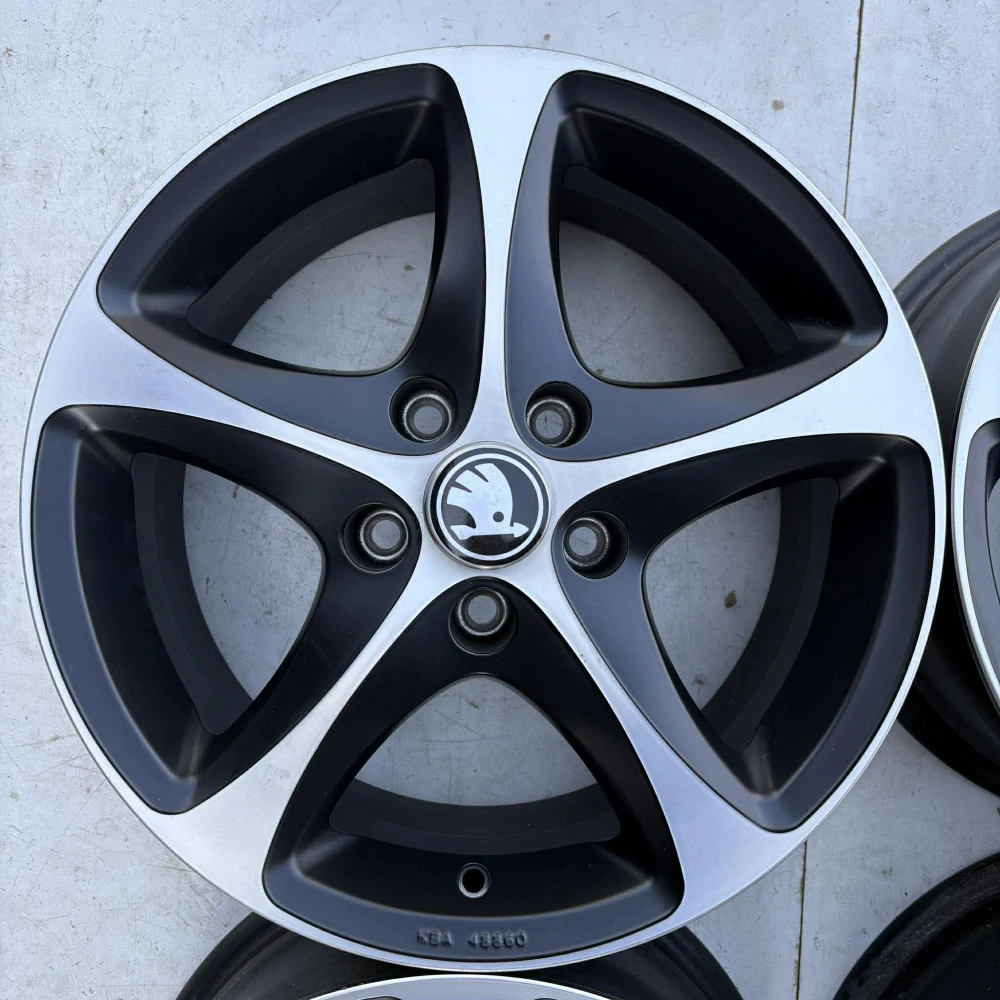 ŠKODA OCTAVIA SUPERB KAROQ YETI 16"