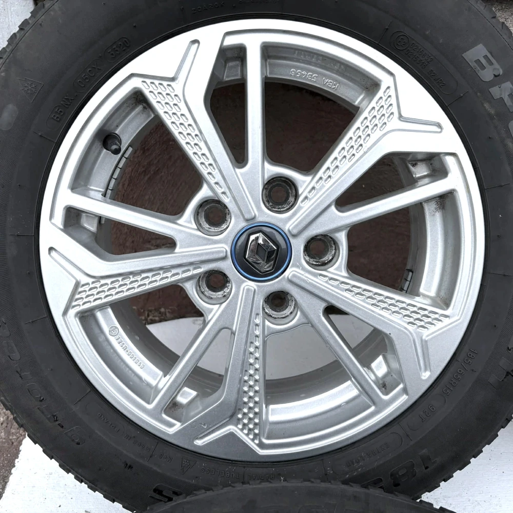 KOLA ZIMNÍ RENAULT ZOE 185/65R15