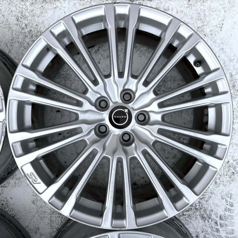 VOLVO XC40 XC60 EX30 V40 S60 XV70 19" 5X108