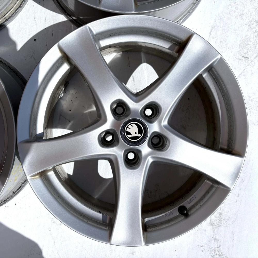 SKODA KAROQ OCTAVIA SUPERB YETI 17" 5X112 ET40