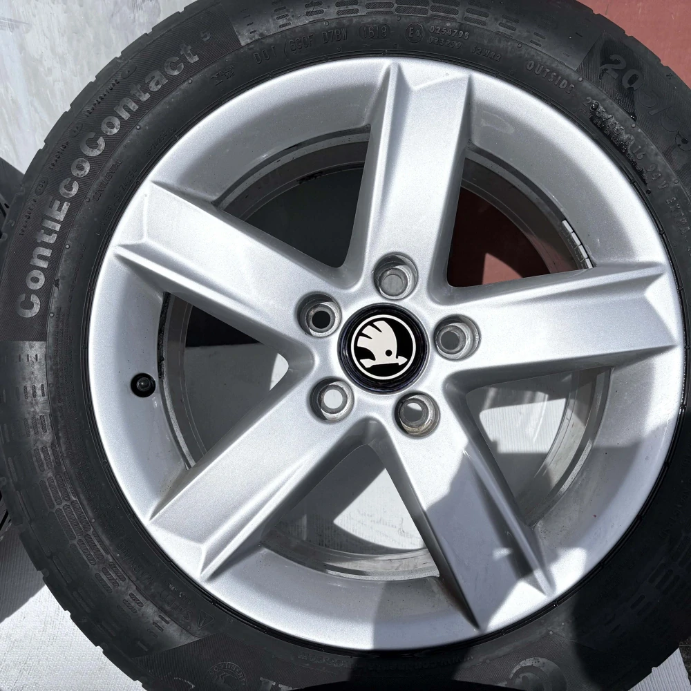 KOLA LETNÍ SKODA OCTAVIA 205/55R16 CONTINENTAL