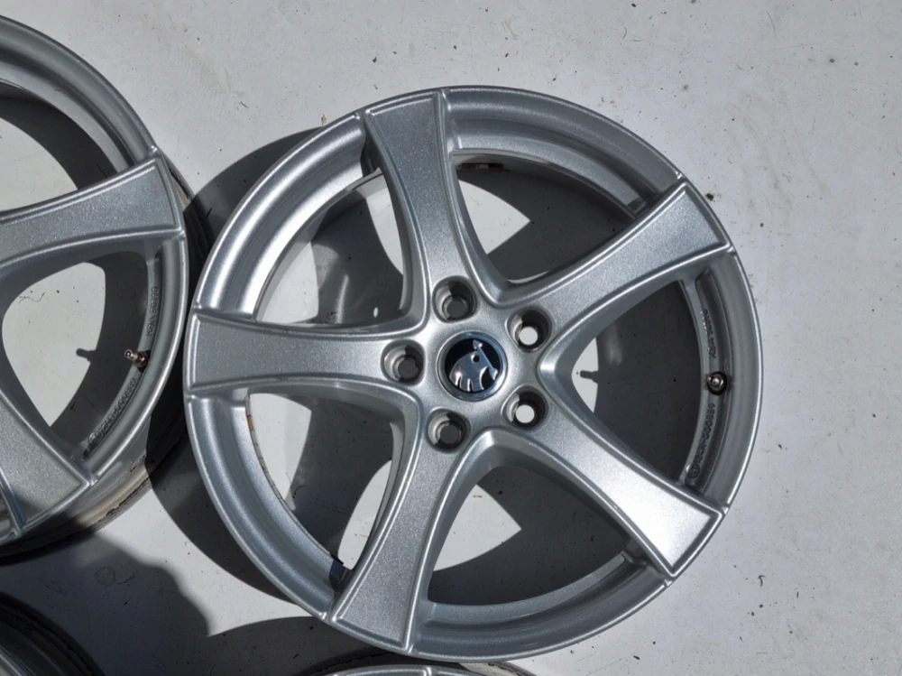 SKODA OCTAVIA KAROQ SUPERB YETI 17" 5x112
