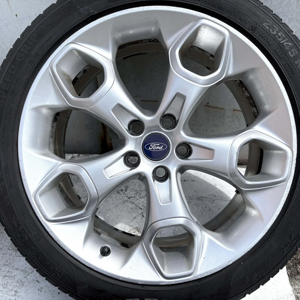 ZIMNÍ KOLA FORD KUGA I II 235/45R19 SEMPERIT 2021