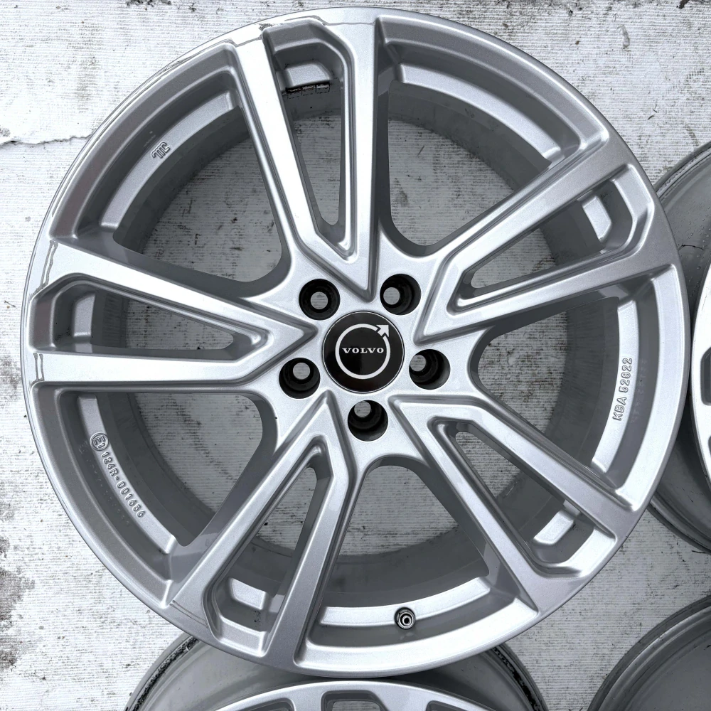 VOLVO V60 S60 XC70 XC90 C30 EN90 19" 5x108