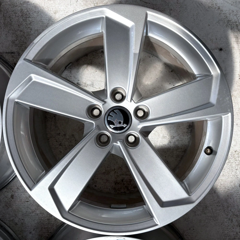 ALU SKODA ENYAQ SUPERB OCTAVIA 18" 5X112