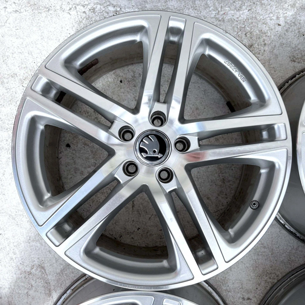 ALU SKODA OCTAVIA SUPERB YETI KAROQ 18" 5X112