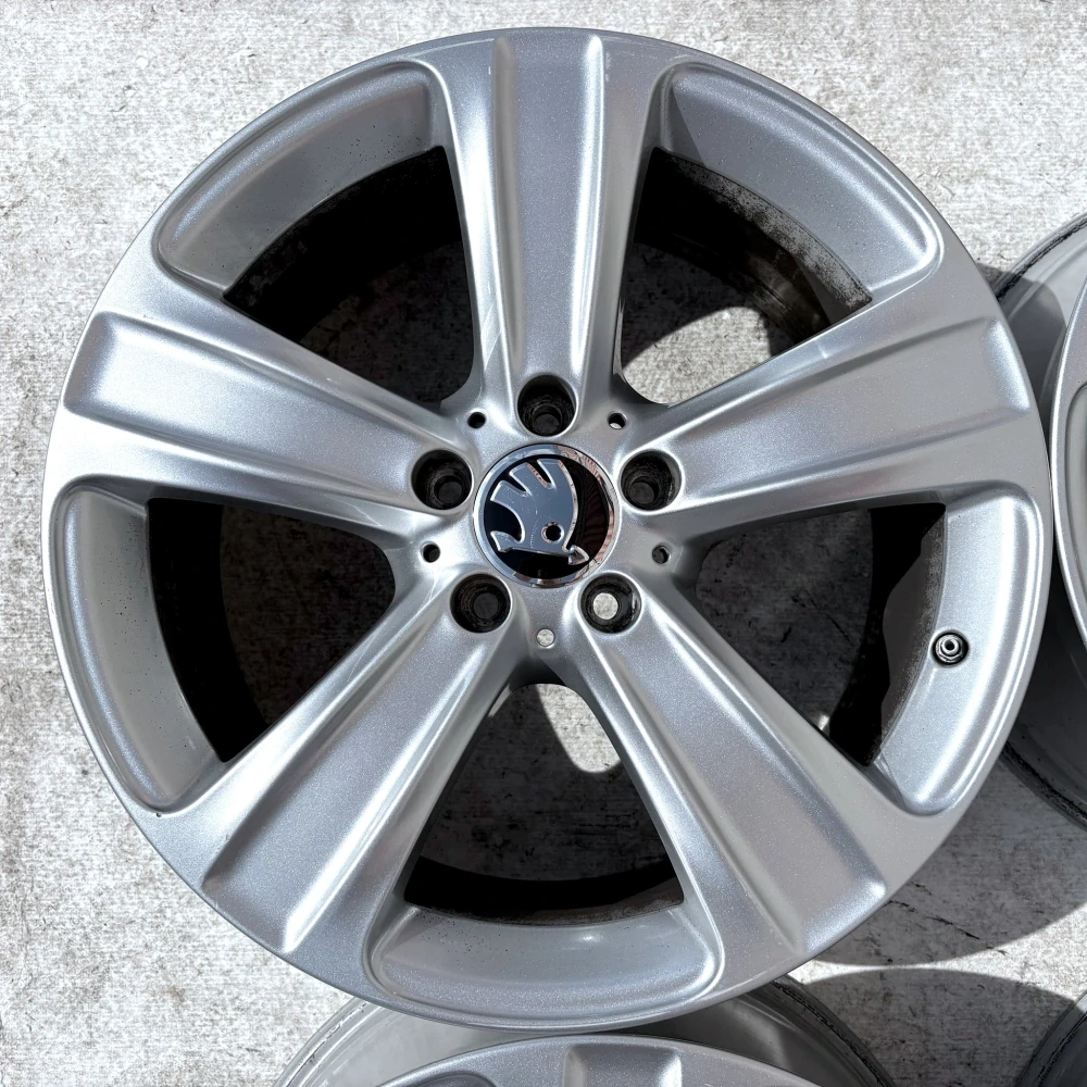 SKODA SUPERB OCTAVIA KAROQ YETI 18" 5X112 ET38