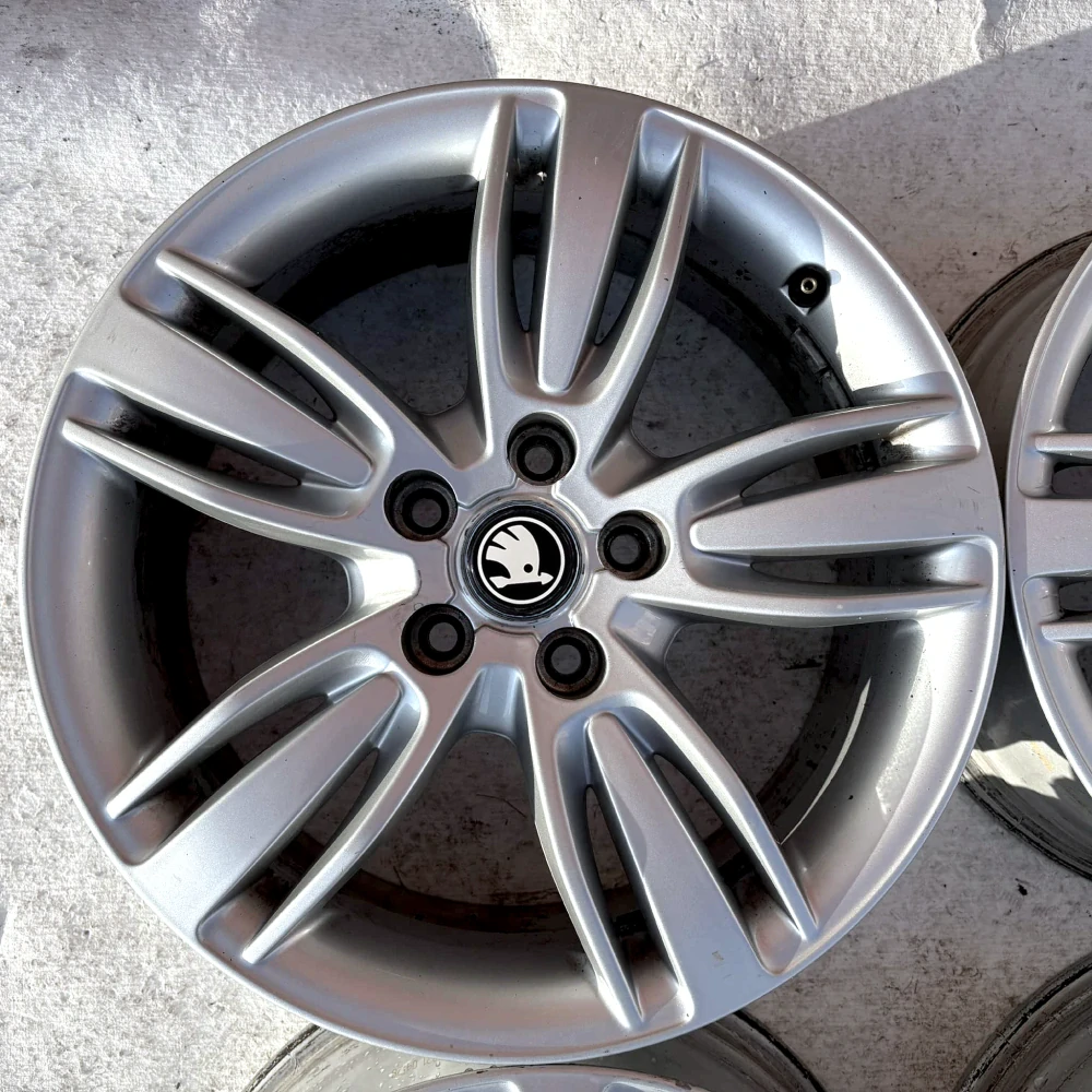 SKODA OCTAVIA SUPERB YETI KAROQ 17" 7J 5X112
