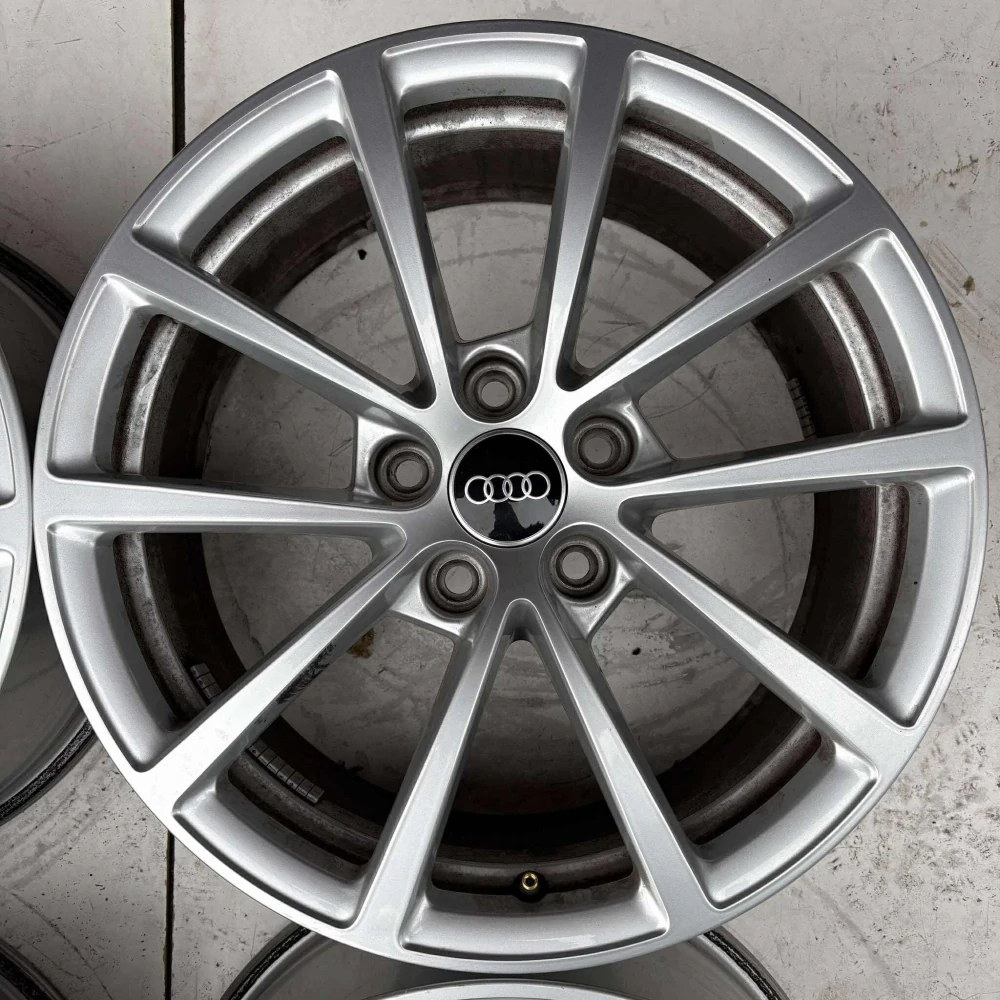 AUDI A3 A4 A5 A6 Q3 17"