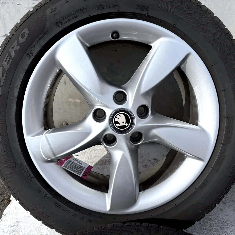 KOLA ZIMNÍ SKODA KAROQ 225/55R17 PIRELLI