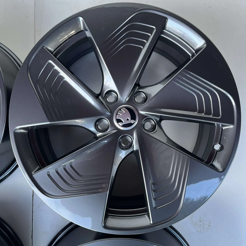 ŠKODA OCTAVIA KAROQ 18" NOVÉ