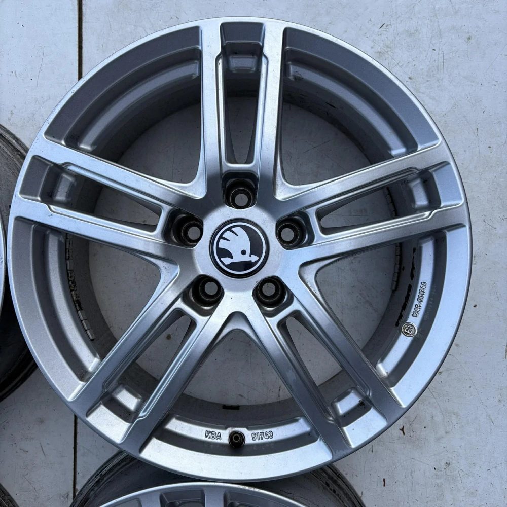 ŠKODA OCTAVIA SUPERB YETI 17" 7,5