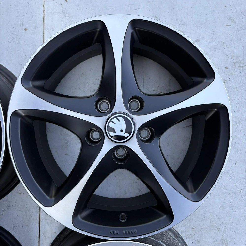 ŠKODA OCTAVIA SUPERB KAROQ YETI 16"