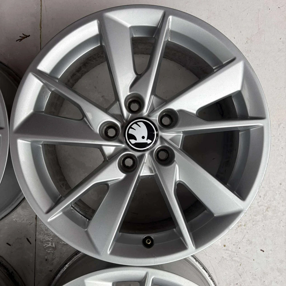 ŠKODA OCTAVIA SUPERB KAROQ YETI 16"