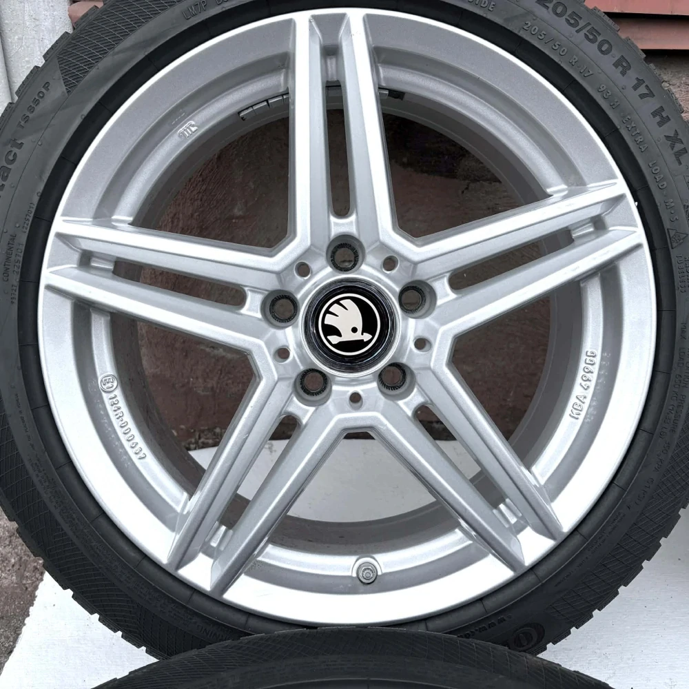 KOLA ZIMNÍ ŠKODA OCTAVIA SUPERB YETI 205/50R17