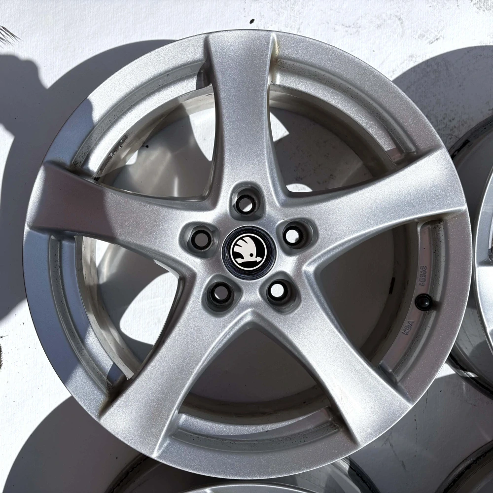SKODA KAROQ OCTAVIA SUPERB YETI 17" 5X112 ET40
