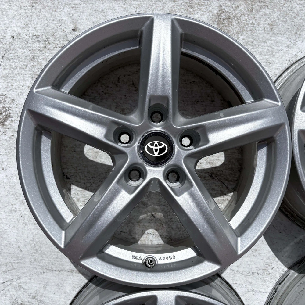 TOYOTA AURIS COROLLA CAMRY 16" 5X114,3 ET38