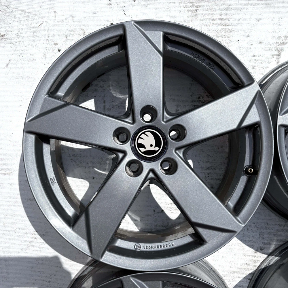 SKODA OCTAVIA SUPERB KAROQ YETI 17" 5x112 ET45