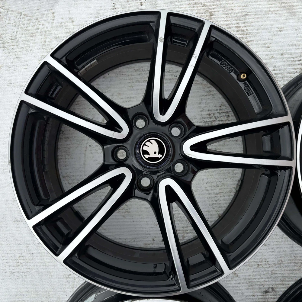 SKODA OCTAVIA SUPERB YETI 17" 5X112 ET50