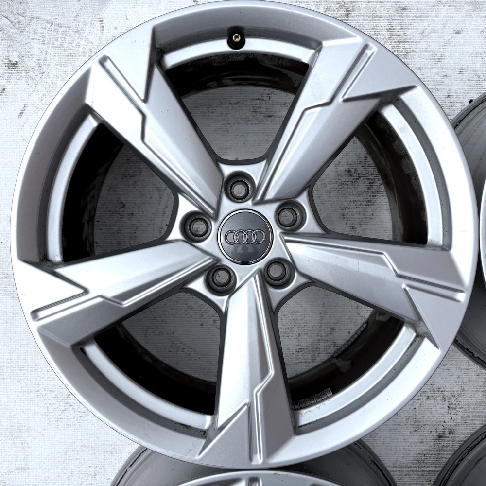 ORIGINÁLNÍ ALU AUDI A4 B7 B8 B9 A6 C7 C8 Q3 Q5 18"