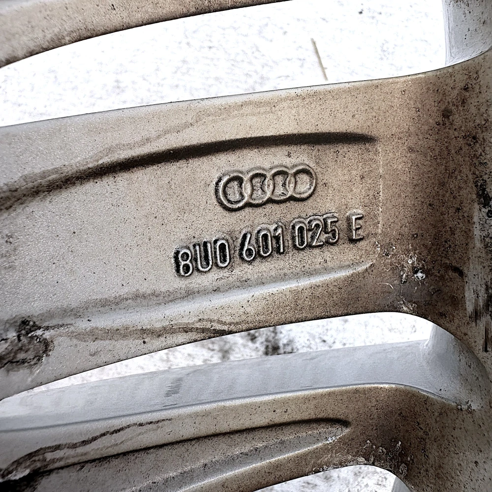 ORIGINÁLNÍ ALU AUDI Q3 17" 6,5J 5X112 ET33