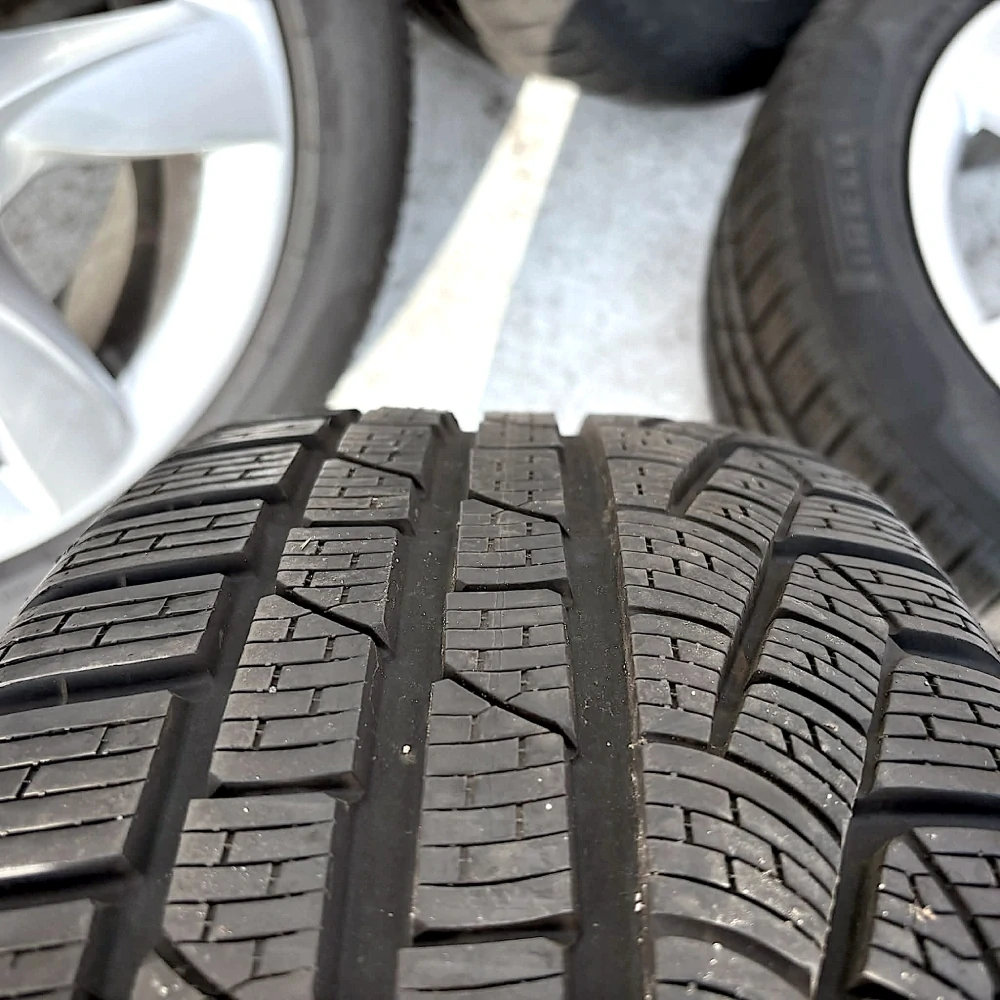 KOLA ZIMNÍ SKODA KAROQ 225/55R17 PIRELLI