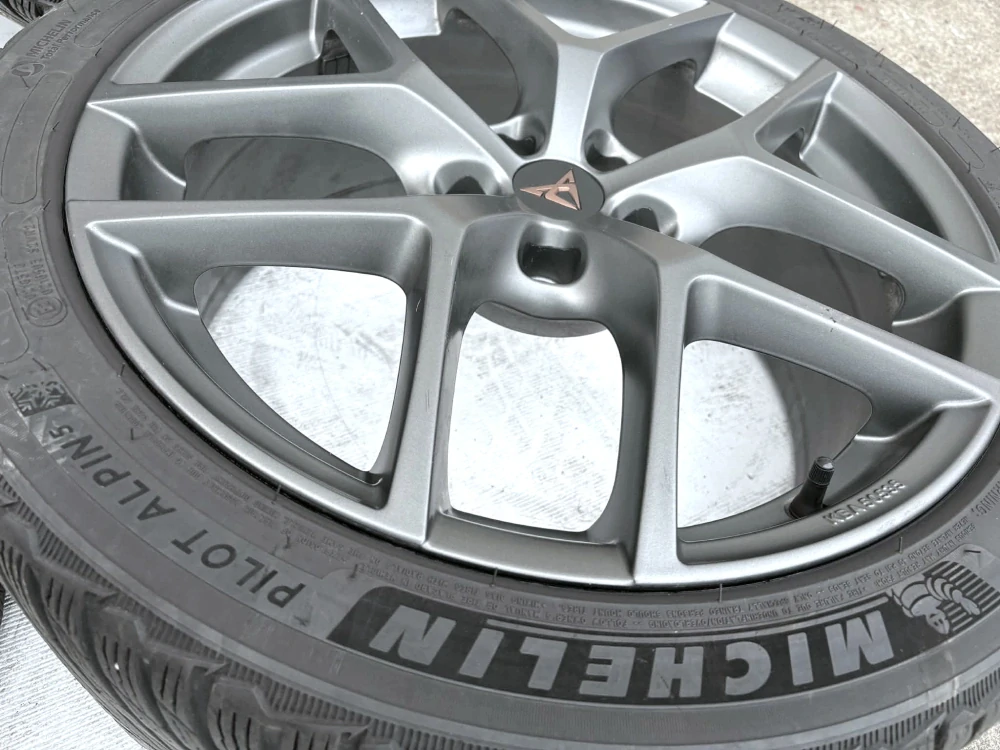 KOLA CUPRA FORMENTOR ATECA 245/40R19 MICHELIN