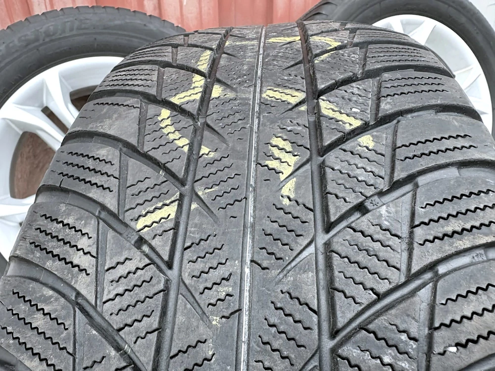 KOLA ZIMNÍ BMW X3 G01 X4 G02 225/60R18 se senzory