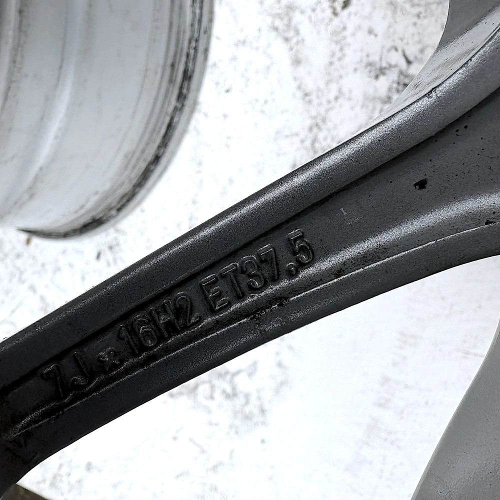 VW SHARAN GOLF PASSAT CADDY TOURAN 16" 5X112