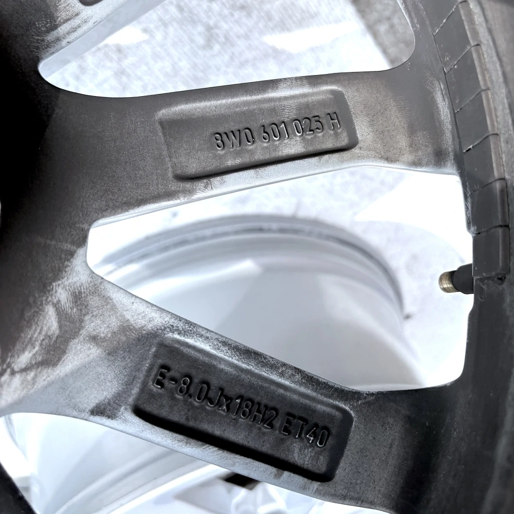 ORIGINÁLNÍ AUDI A4 B8 B9 A6 C7 C8 Q5 18" 5x112