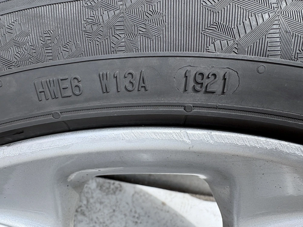 ZIMNÍ KOLA FORD KUGA I II 235/45R19 SEMPERIT 2021