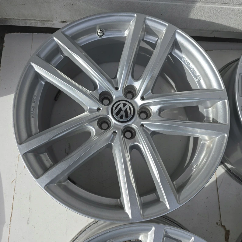 VW PASSAT TIGUAN ARTEON SHARAN 18'' ET30