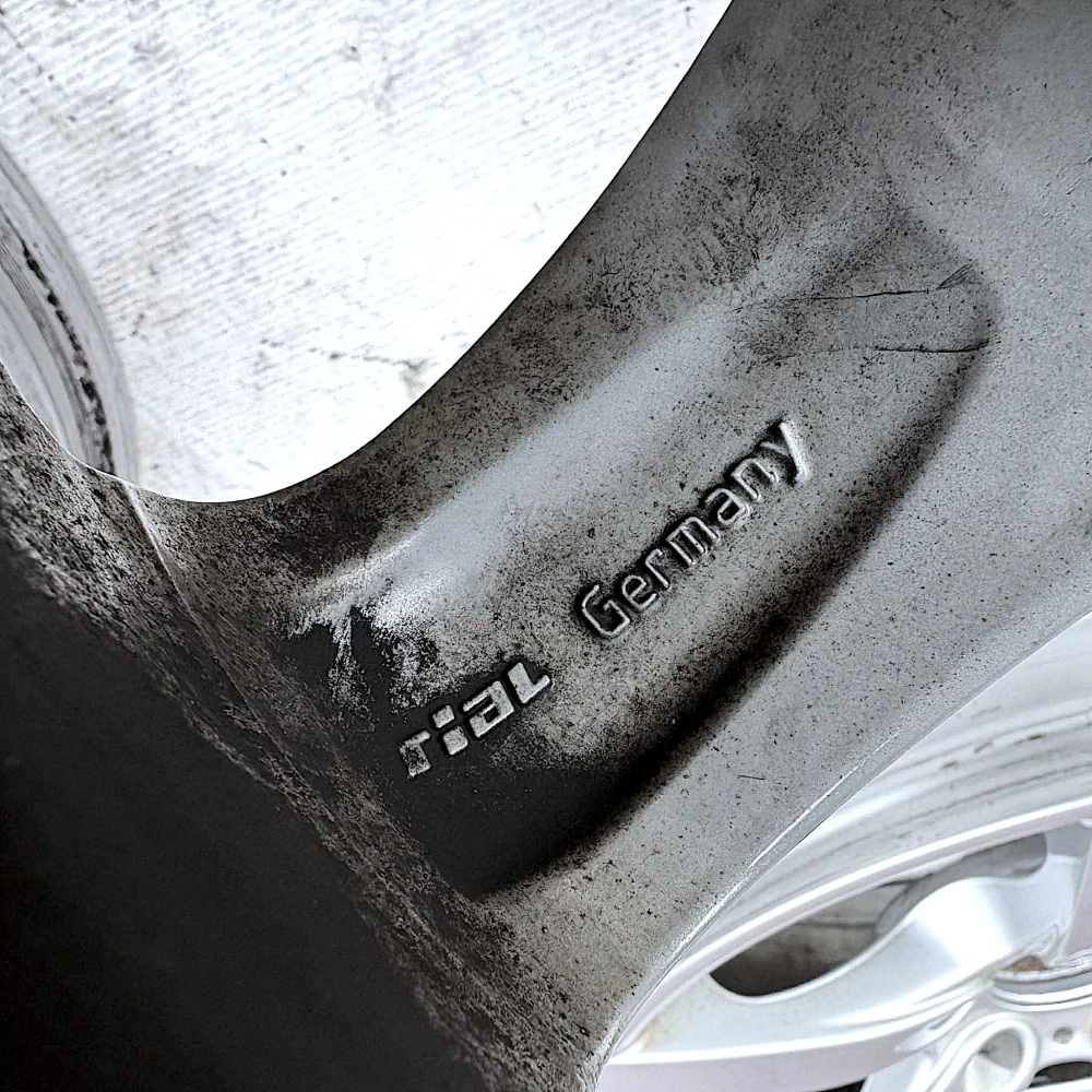 BMW 3 E46 F30 F31 F32 4 F34 16" 5X120 ET30