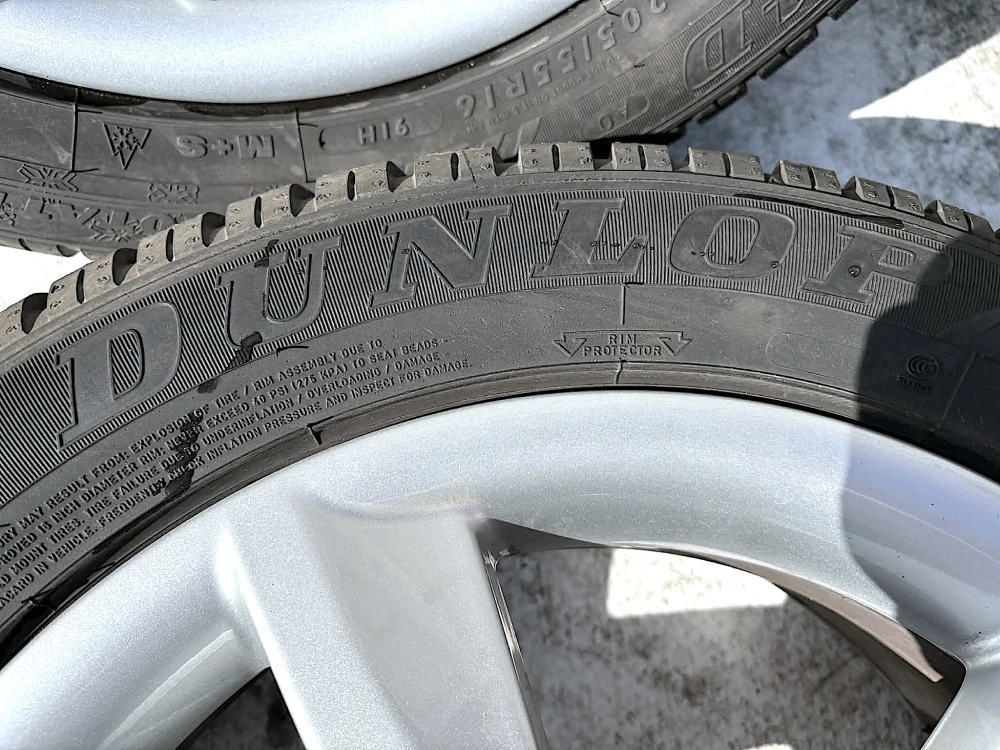 KOLA ZIMNÍ AUDI A3 205/55R16 DUNLOP