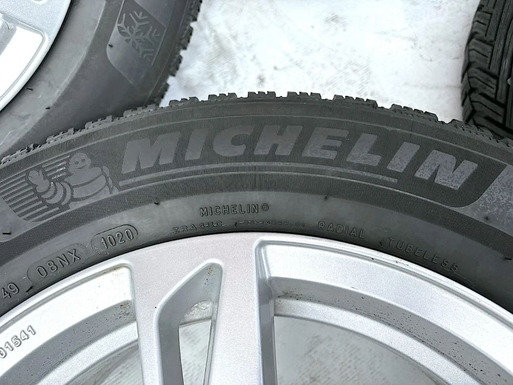 KOLA ZIMNÍ SKODA SUPERB 215/60R16 MICHELIN