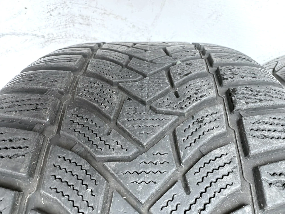 KOLA ZIMNÍ SKODA YETI OCTAVIA IV 225/50R17 DUNLOP