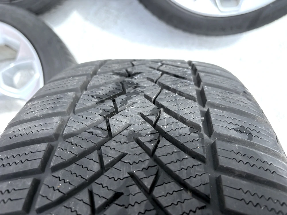 ZIMNÍ KOLA FORD KUGA I II 235/45R19 SEMPERIT 2021